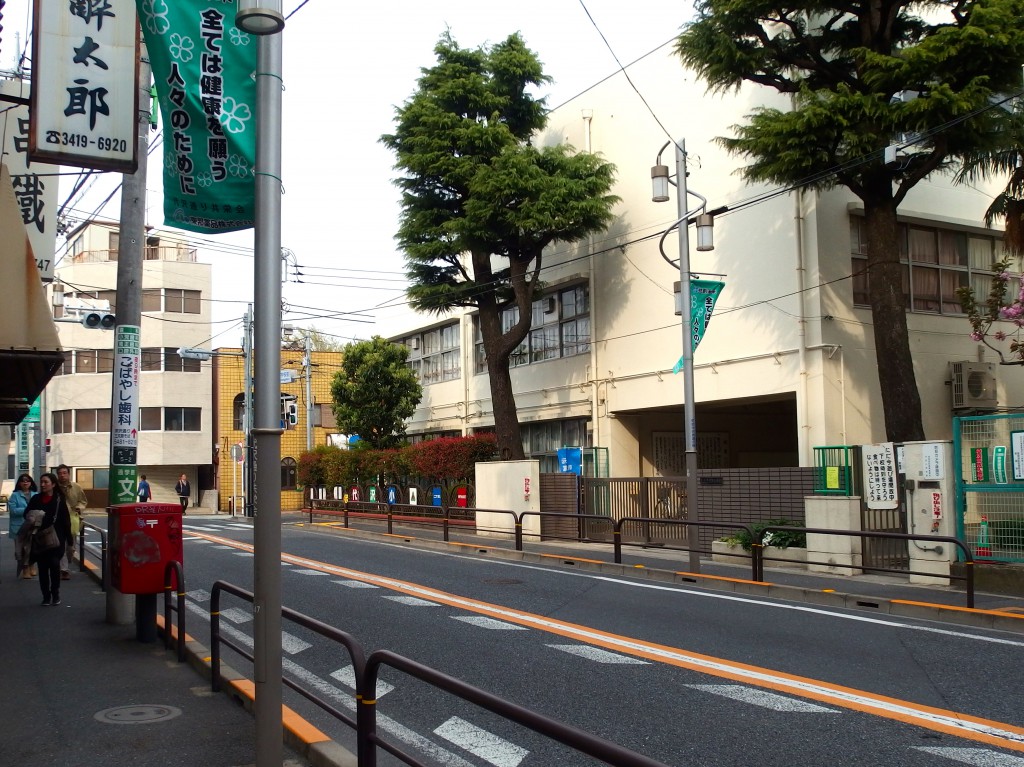 北沢川緑道　下北沢