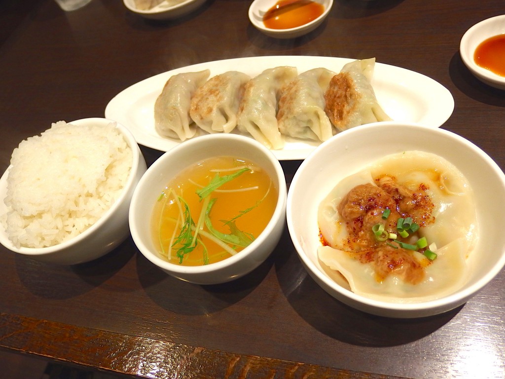 くるみ屋dining(くるみ屋餃子定食)