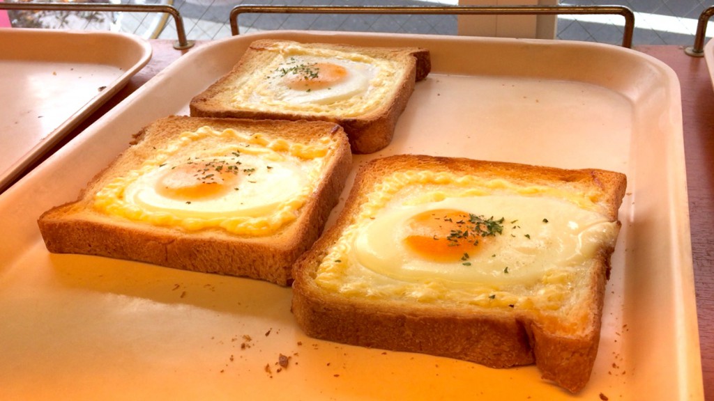 サンエトワール 桜上水店(目玉焼きパン)