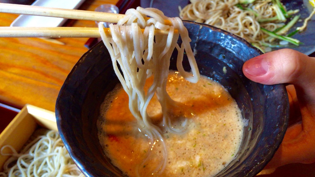 冷やしつけとろろ-蕎麦切り 旗幟